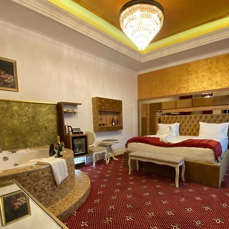 Vila Imperial One Luxury Boutique Hotel Фэгэраш Экстерьер фото