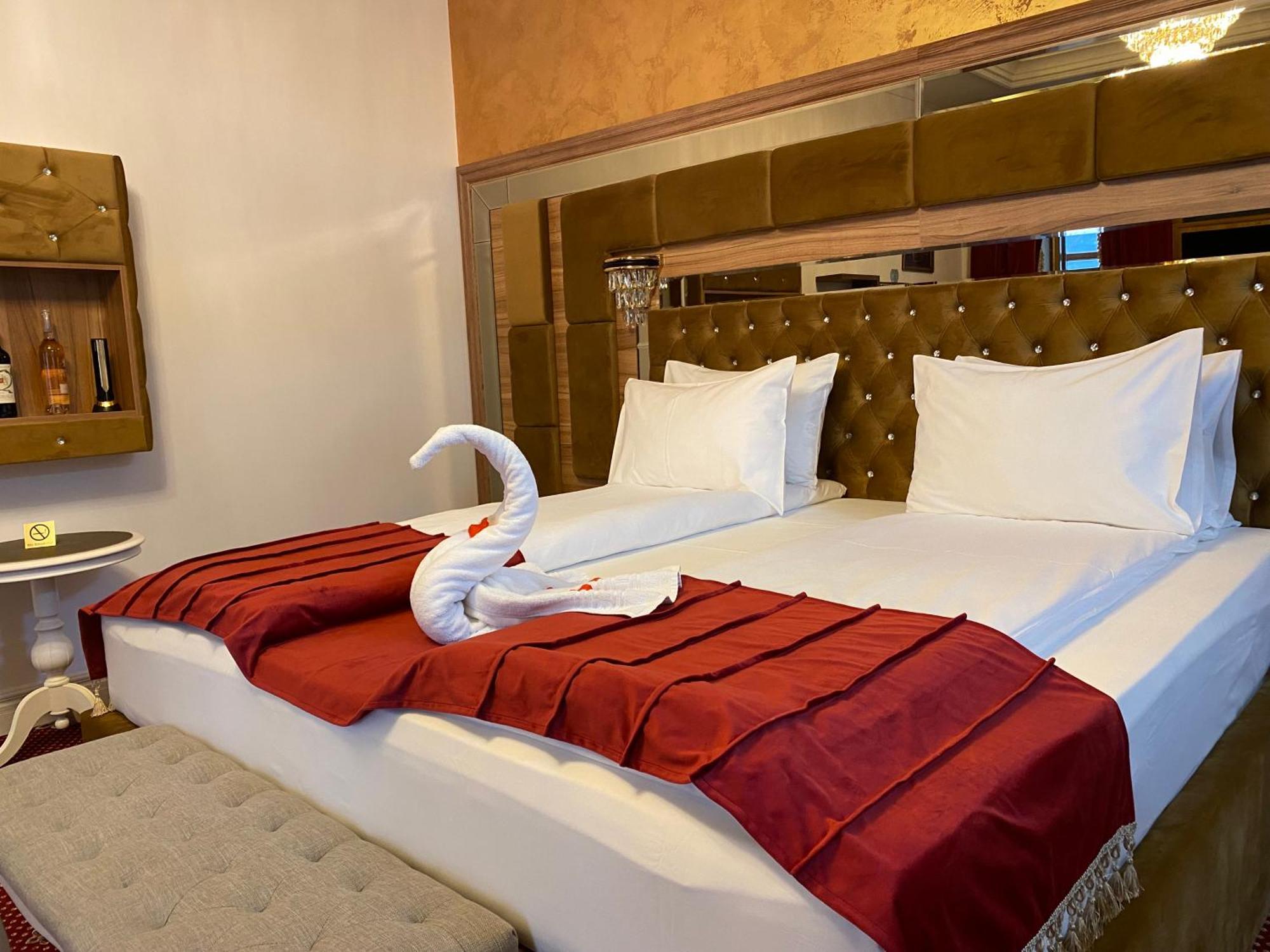 Vila Imperial One Luxury Boutique Hotel Фэгэраш Экстерьер фото