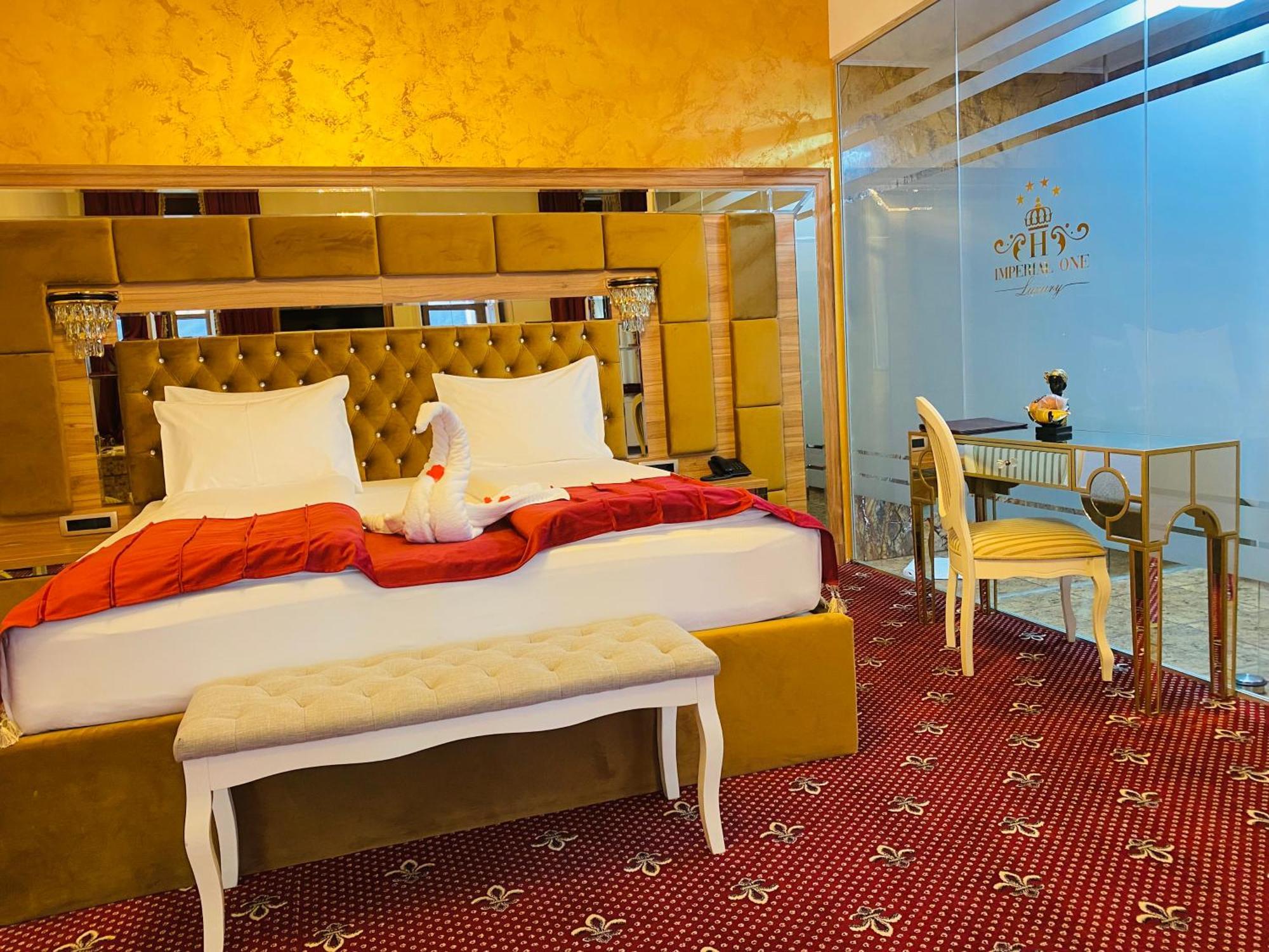 Vila Imperial One Luxury Boutique Hotel Фэгэраш Экстерьер фото