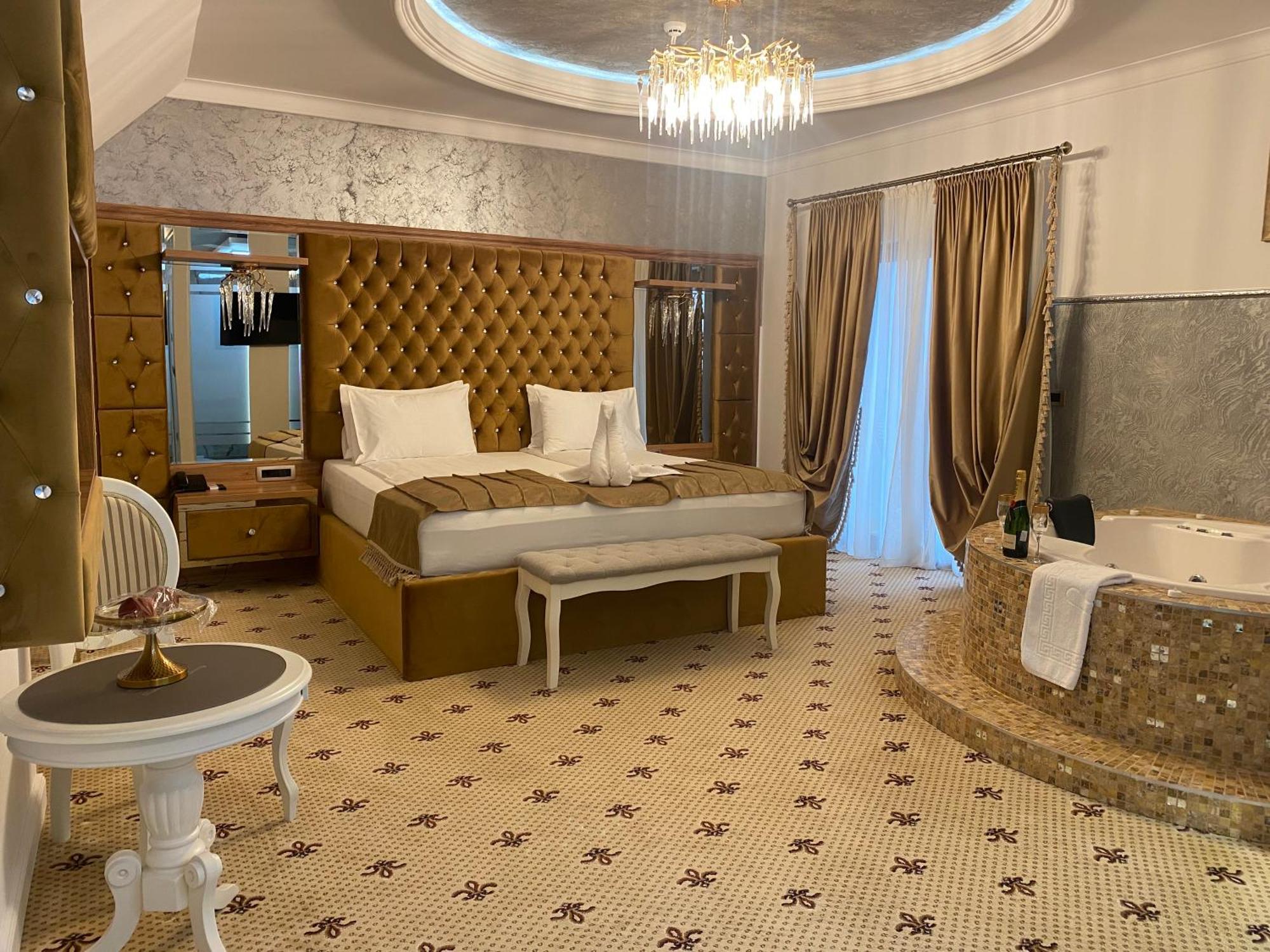 Vila Imperial One Luxury Boutique Hotel Фэгэраш Экстерьер фото
