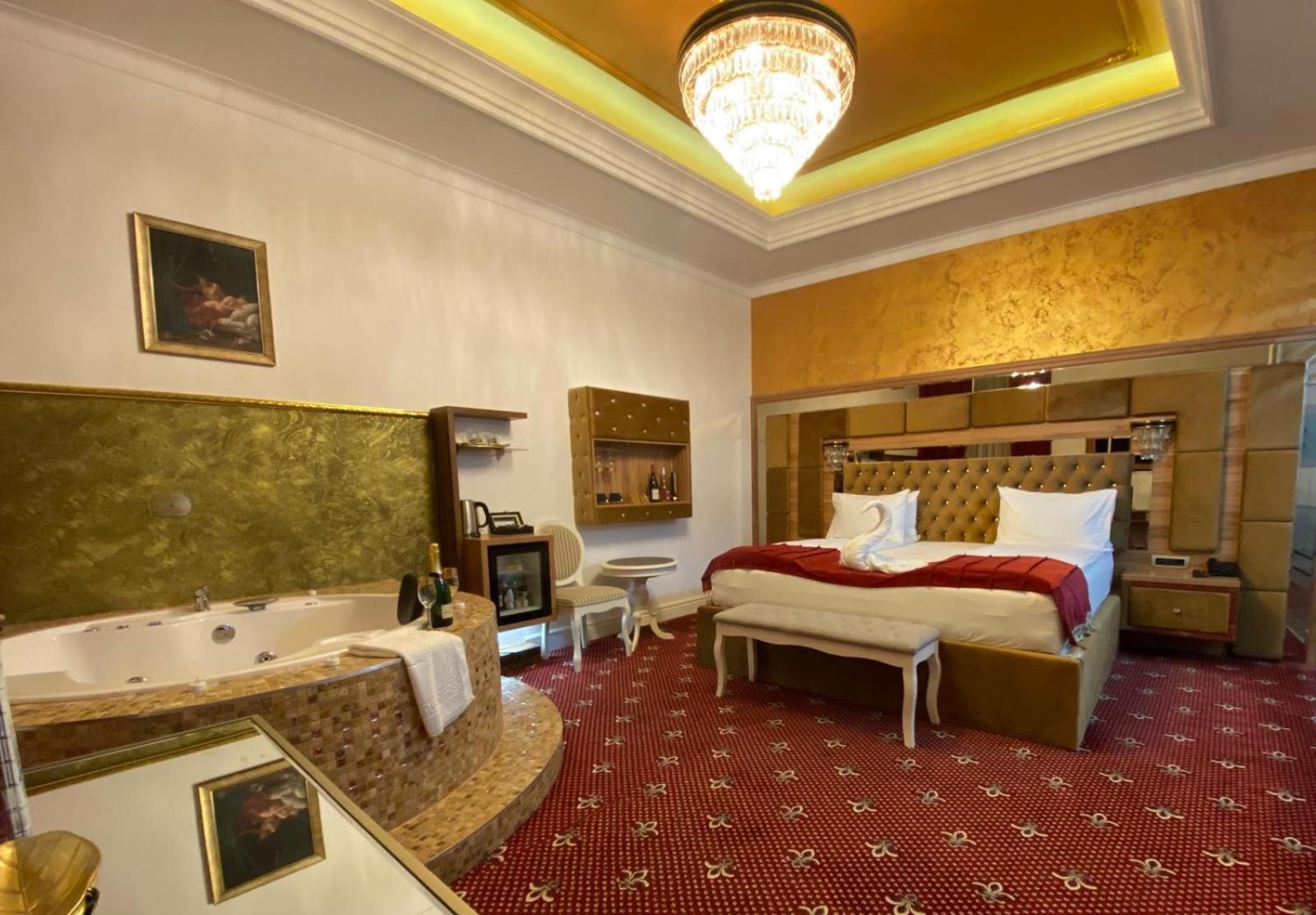 Vila Imperial One Luxury Boutique Hotel Фэгэраш Экстерьер фото